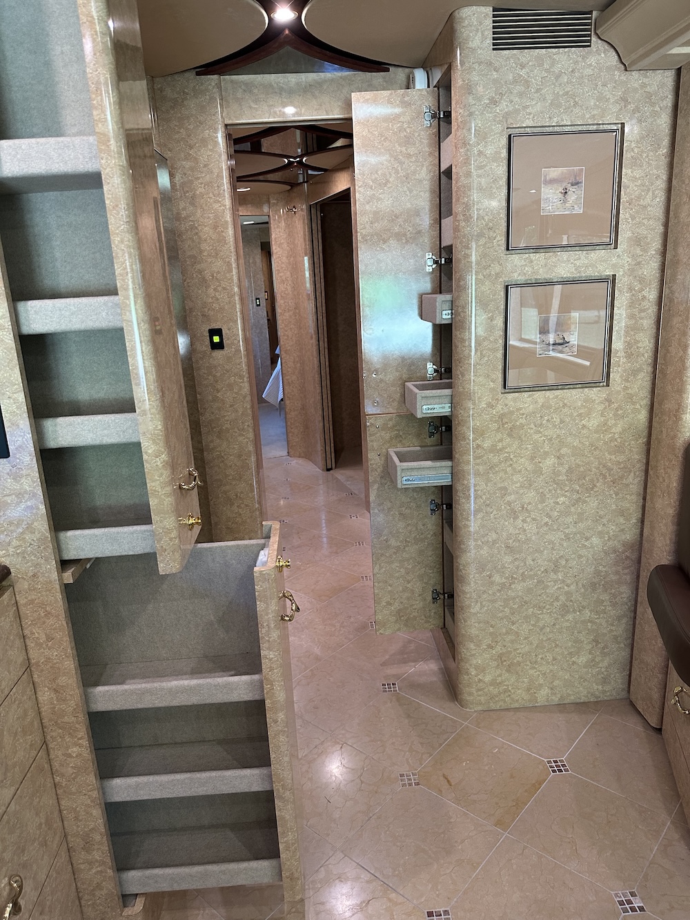 2006 Prevost  Marathon H3-45 For Sale