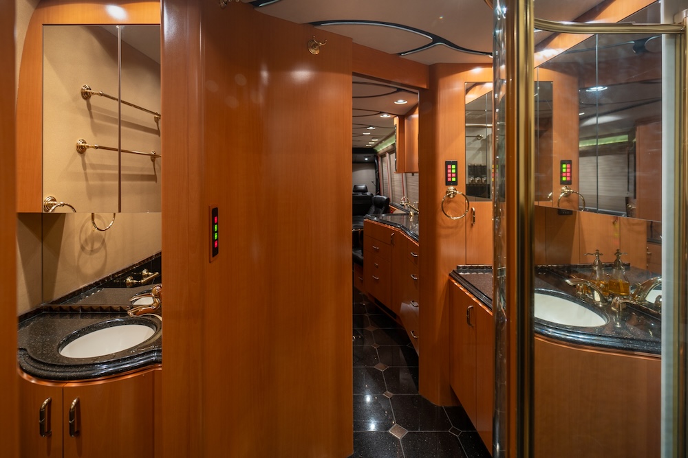 2006 Prevost Marathon XLII For Sale