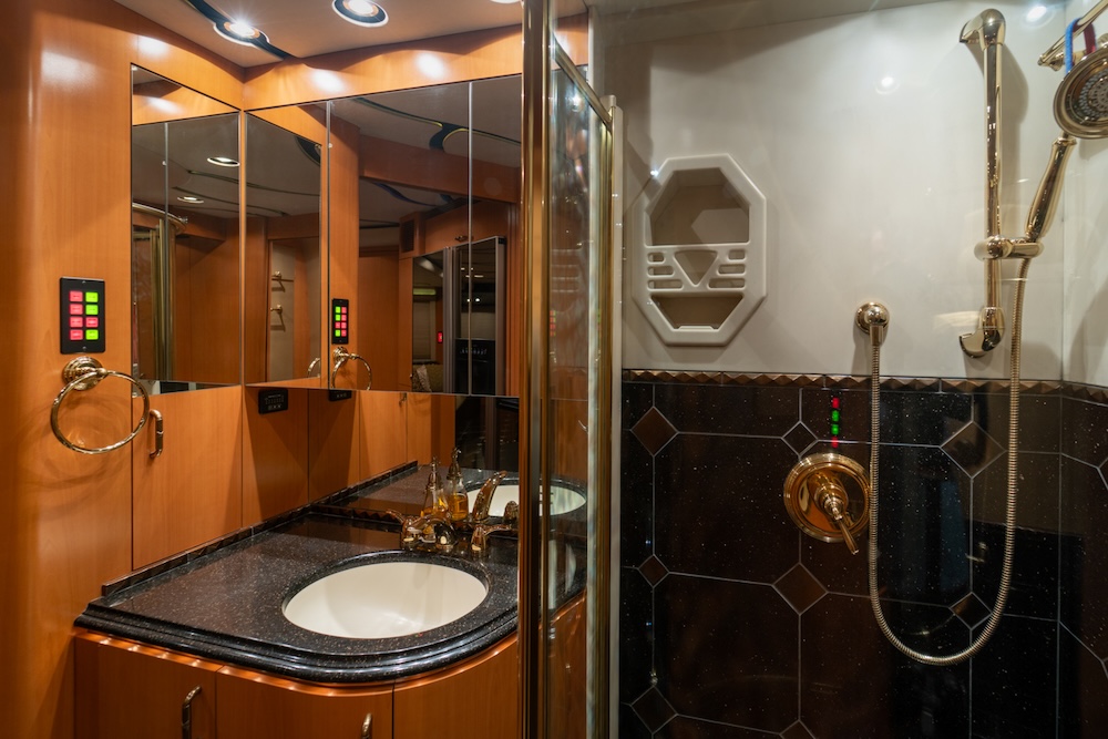 2006 Prevost Marathon XLII For Sale