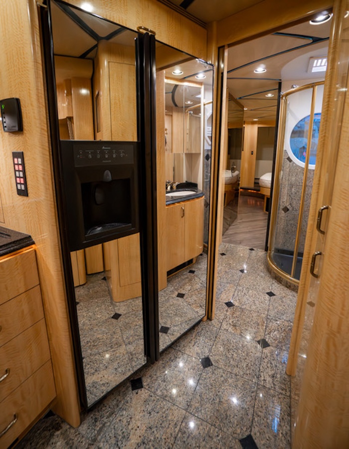 2006 Prevost Marathon XLII For Sale