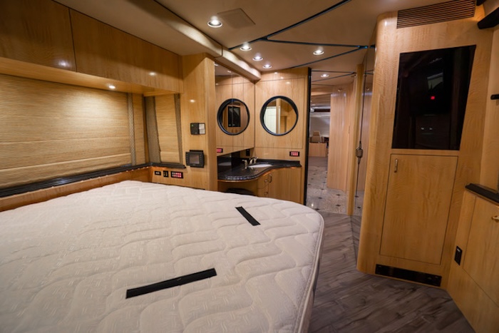 2006 Prevost Marathon XLII For Sale