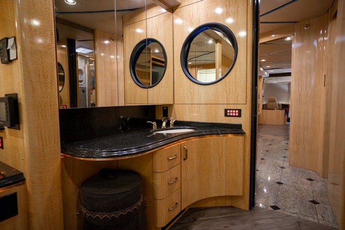 2006 Prevost Marathon XLII For Sale