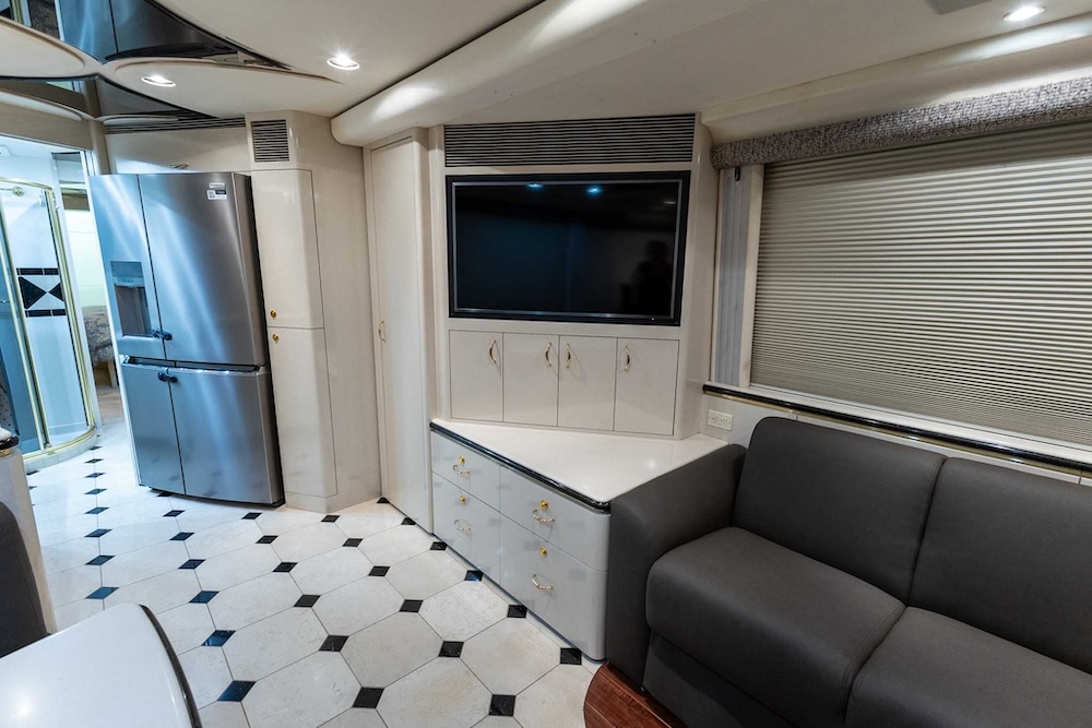 2006 Prevost Marathon XLII For Sale