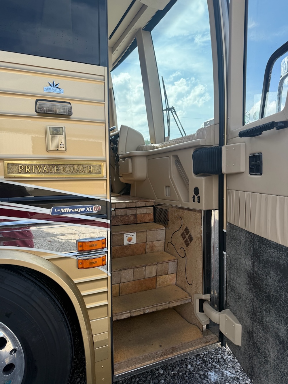 2006 Prevost Parliament XLII  For Sale