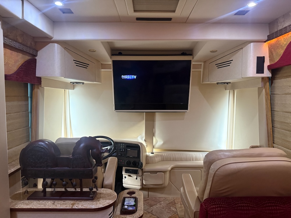 2006 Prevost Parliament XLII  For Sale