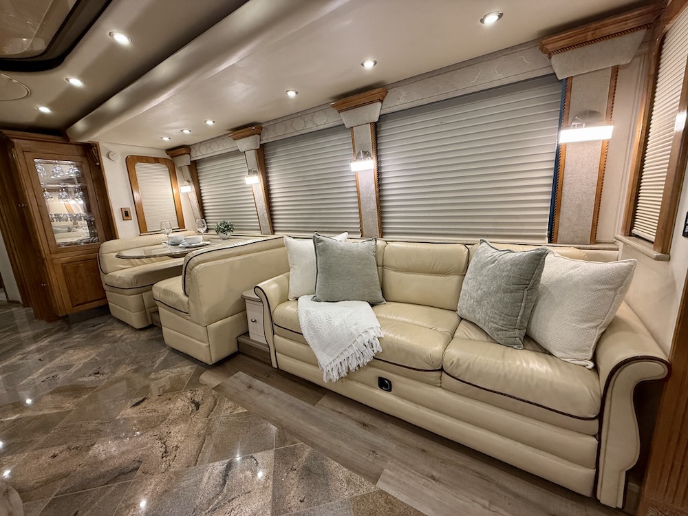 2006 Prevost Royale XLII For Sale