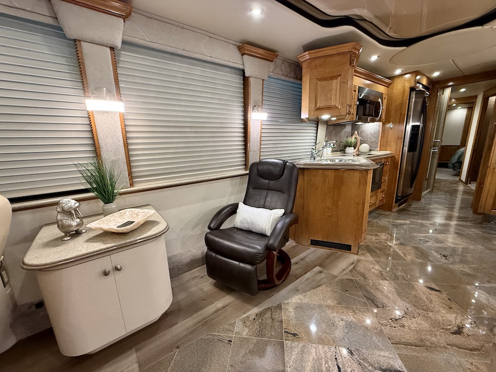2006 Prevost Royale XLII For Sale