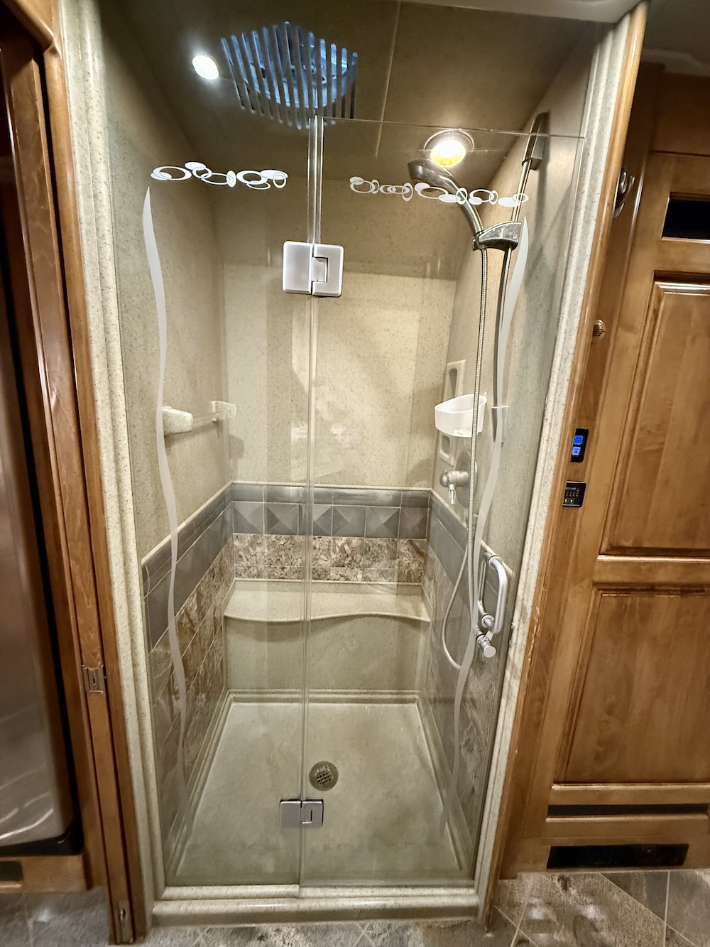 2006 Prevost Royale XLII For Sale