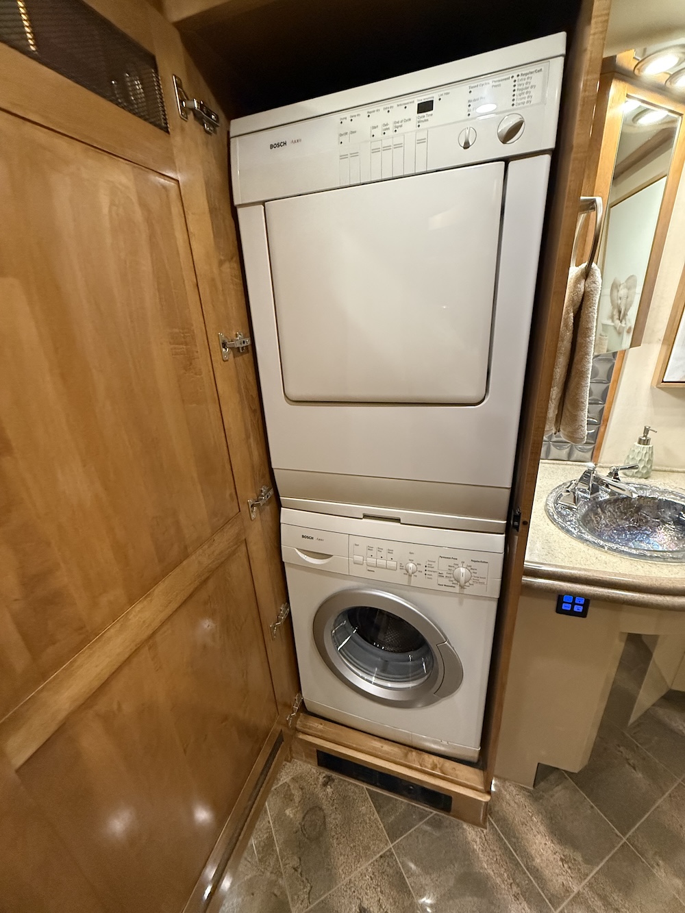 2006 Prevost Royale XLII For Sale