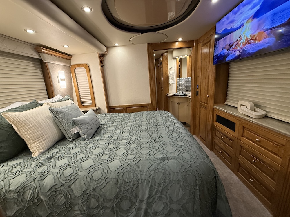2006 Prevost Royale XLII For Sale