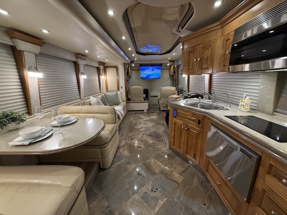 2006 Prevost Royale XLII For Sale