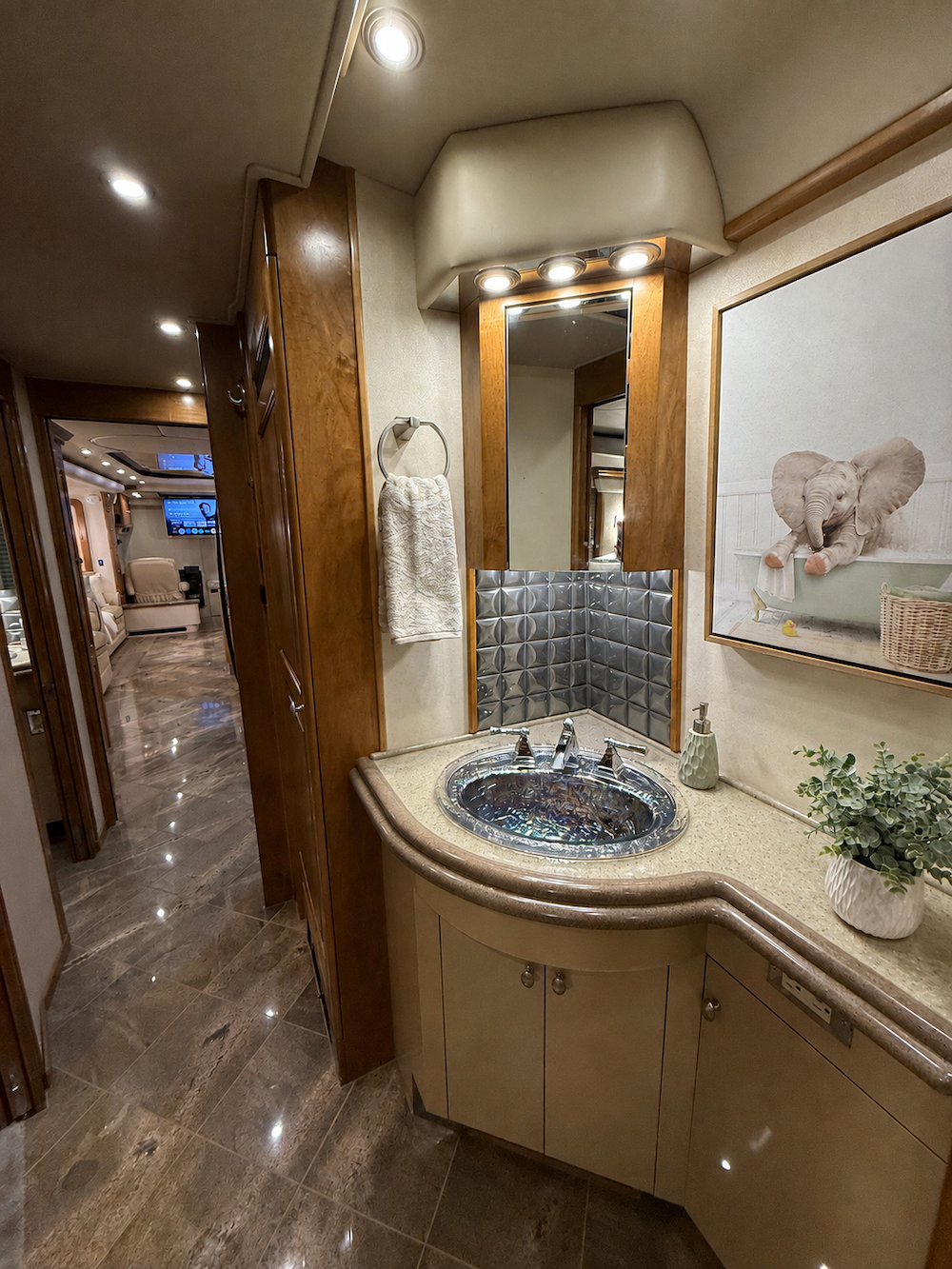2006 Prevost Royale XLII For Sale