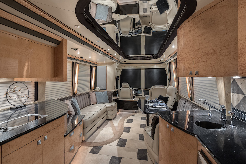 2007 Prevost Country Coach XLII For Sale