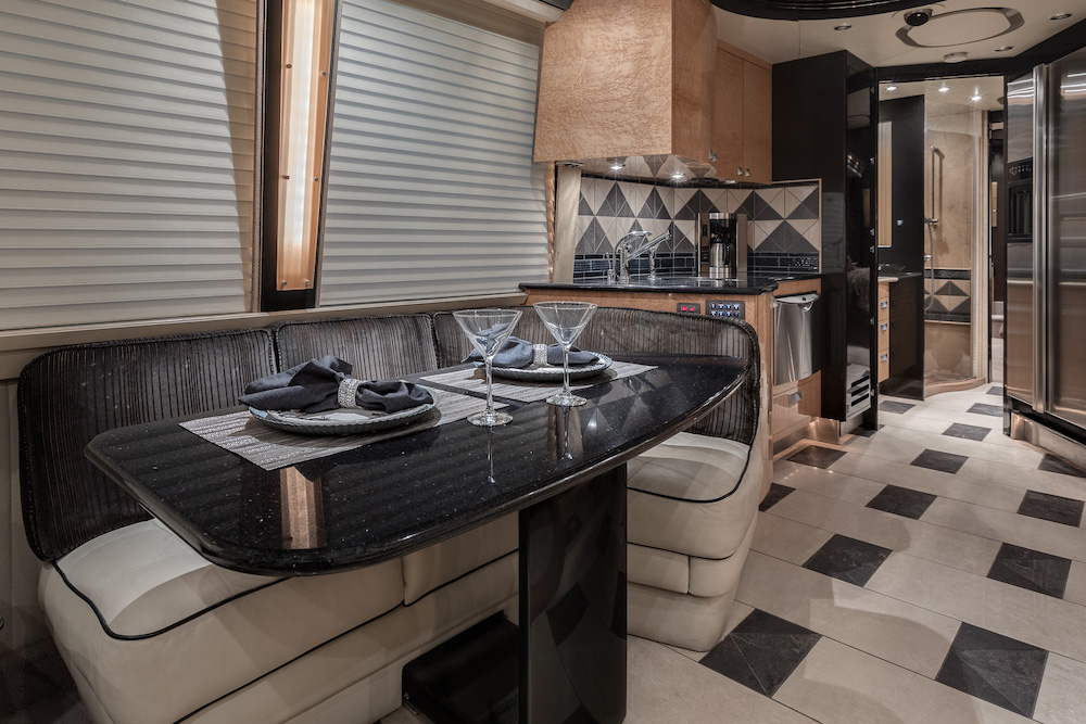 2007 Prevost Country Coach XLII For Sale