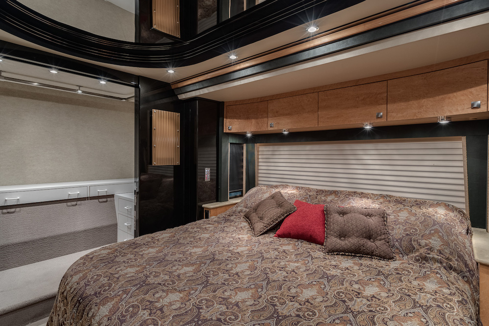 2007 Prevost Country Coach XLII For Sale