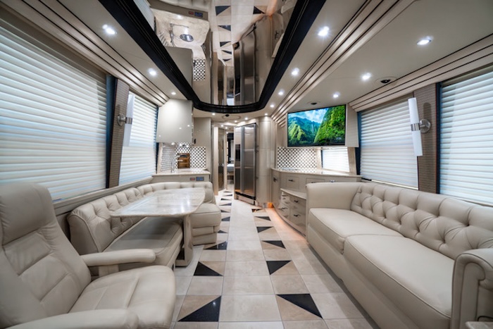 2007 Prevost Country Coach XLII For Sale