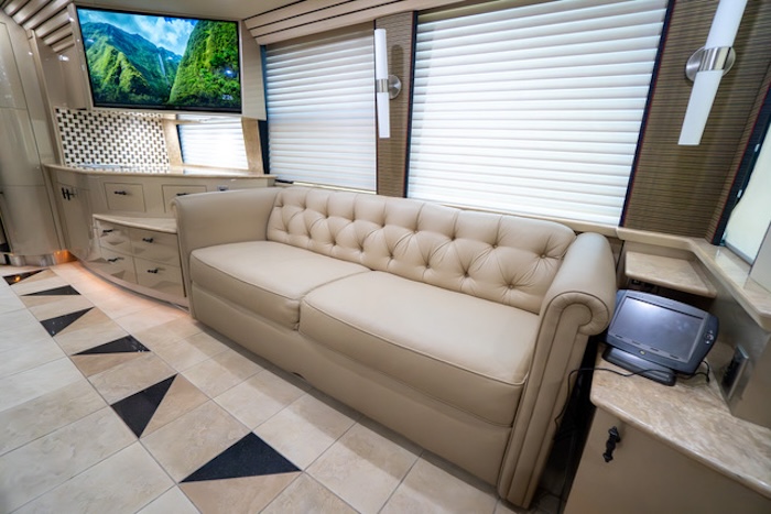 2007 Prevost Country Coach XLII For Sale