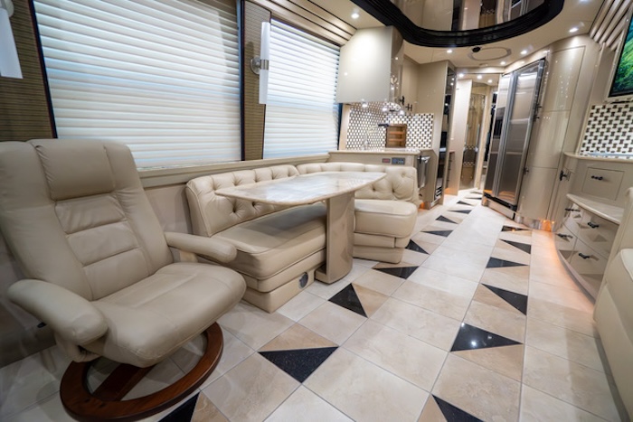 2007 Prevost Country Coach XLII For Sale