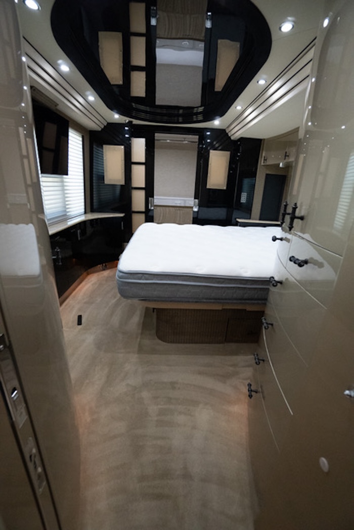 2007 Prevost Country Coach XLII For Sale