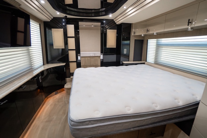 2007 Prevost Country Coach XLII For Sale