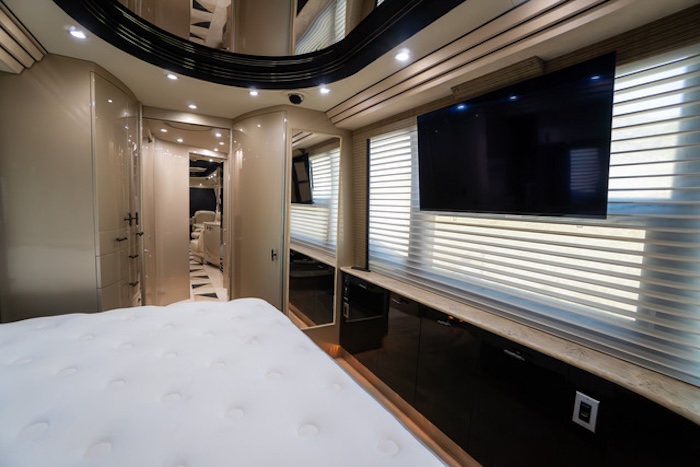 2007 Prevost Country Coach XLII For Sale