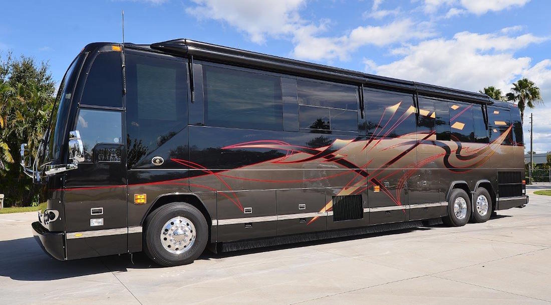 2007 Prevost Featherlite H3-45 For Sale