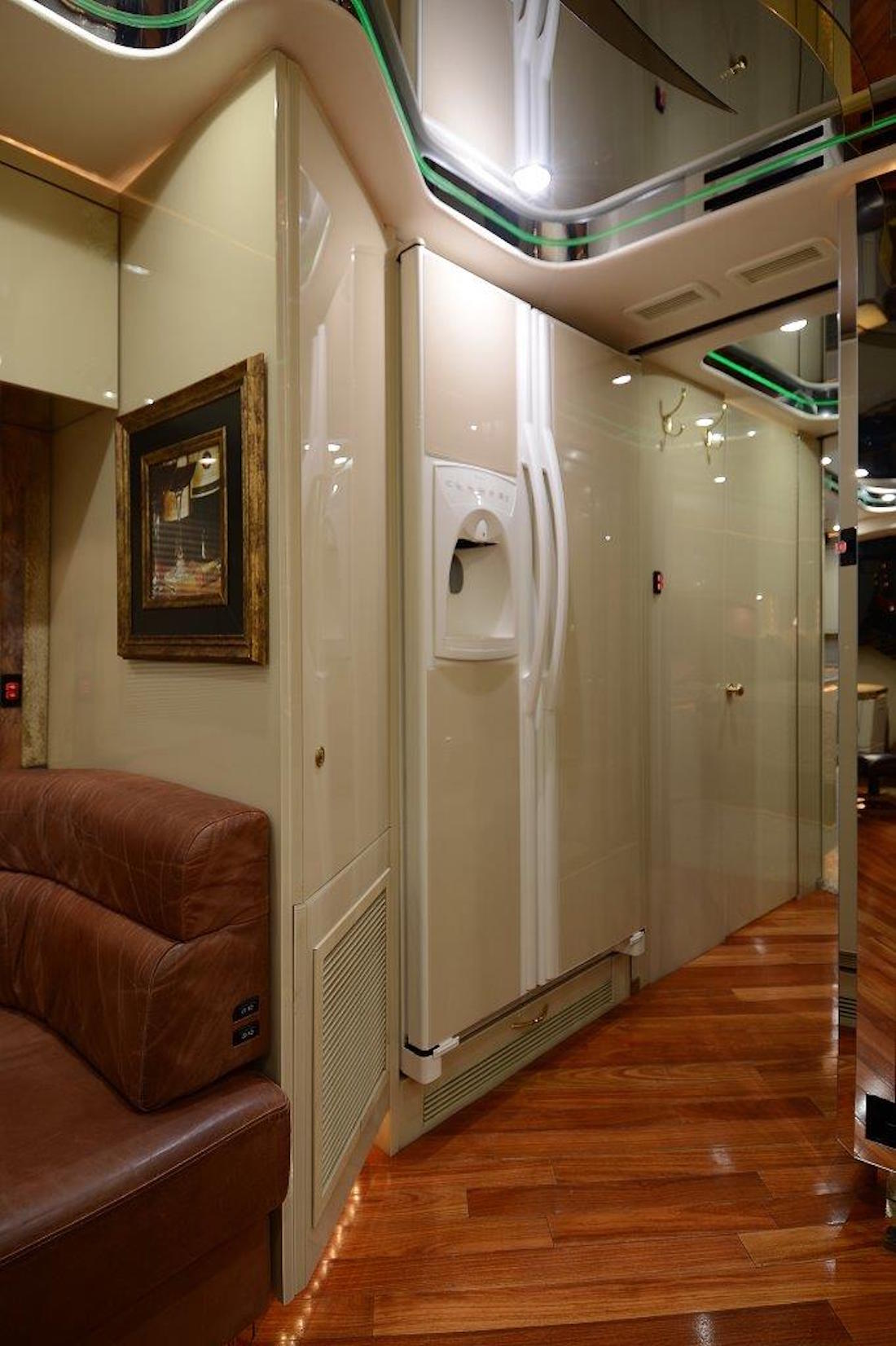 2007 Prevost Featherlite H3-45 For Sale