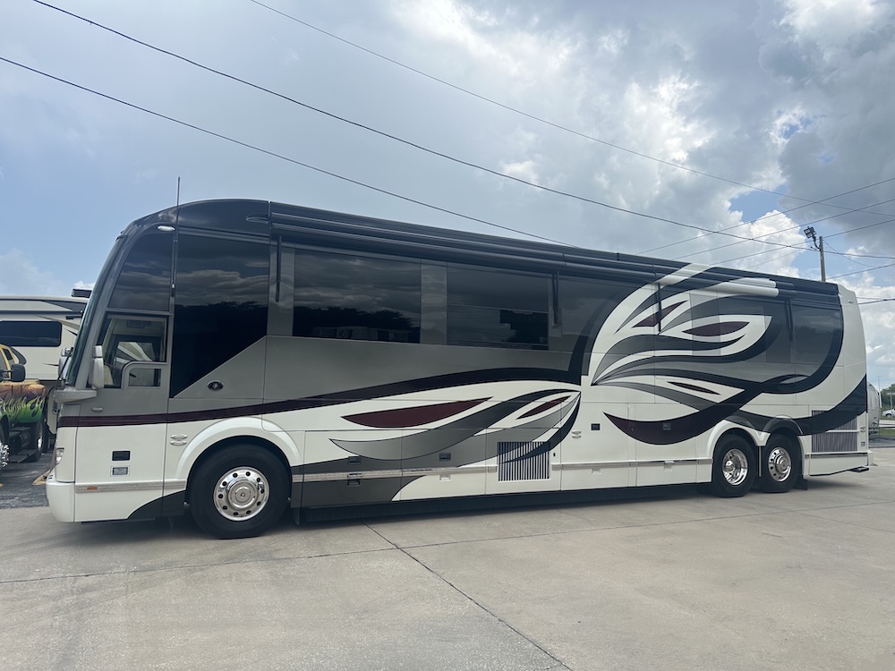 2007 Prevost Featherlite H3-45 For Sale
