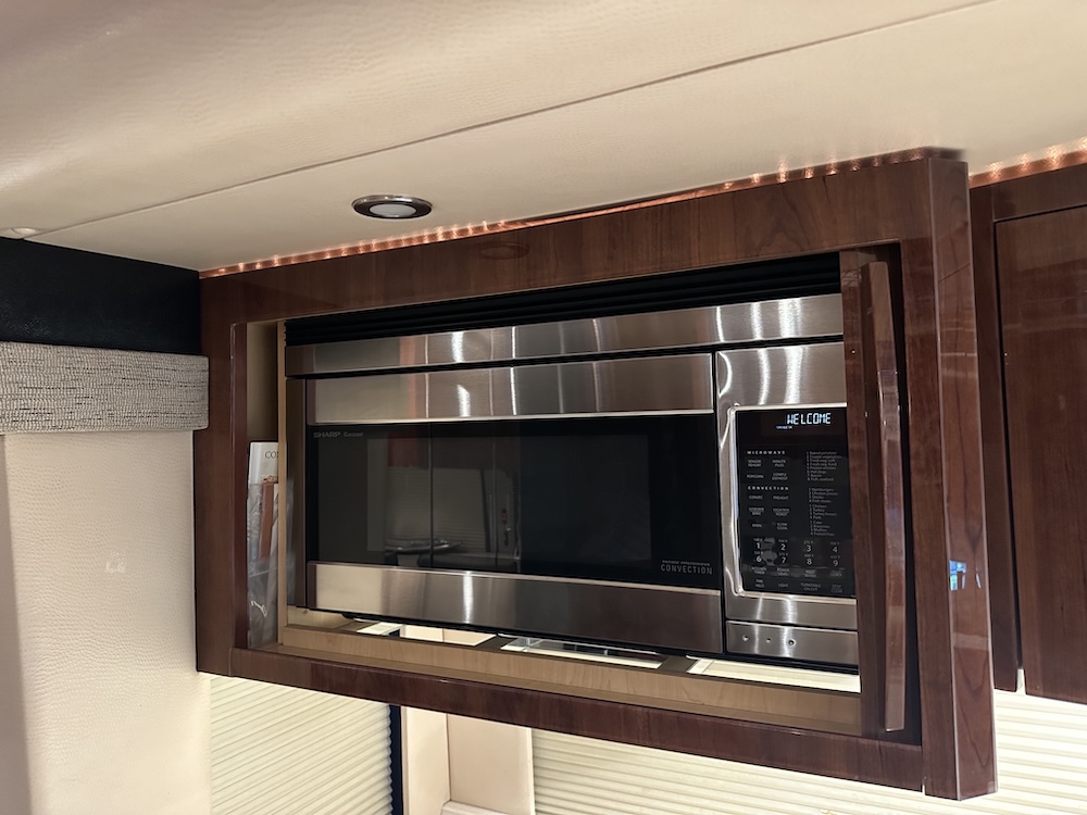 2007 Prevost Featherlite H3-45 For Sale
