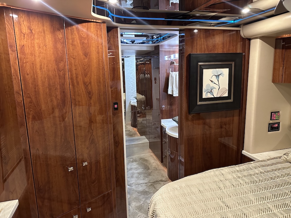 2007 Prevost Featherlite H3-45 For Sale