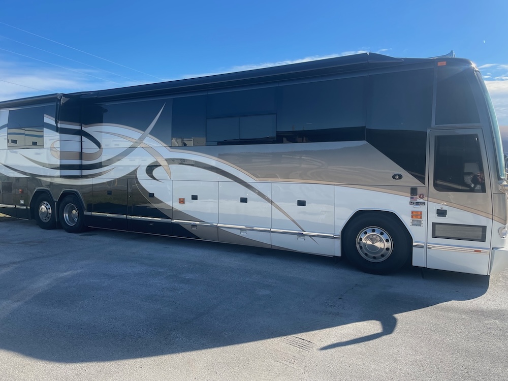 2008 Prevost Featherlite   H3-45 For Sale