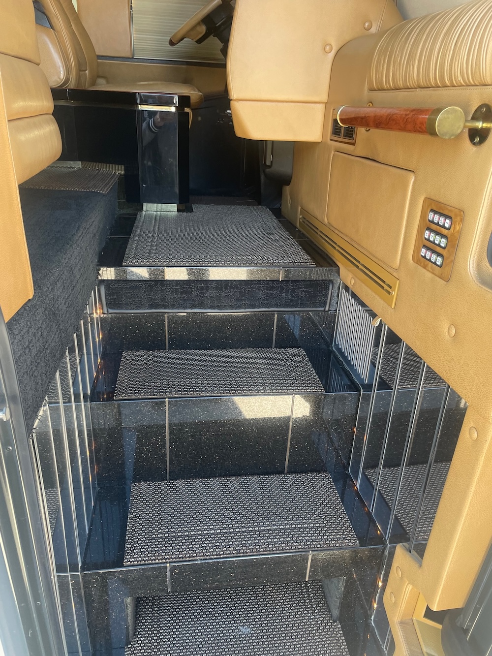 2008 Prevost Featherlite   H3-45 For Sale