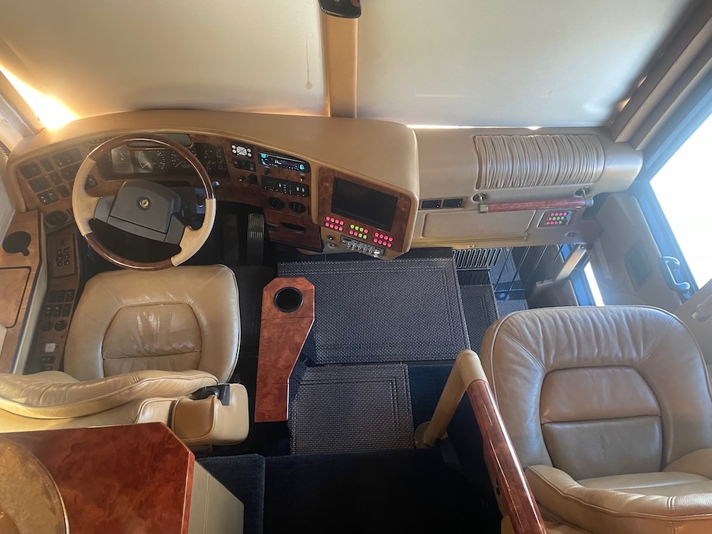 2008 Prevost Featherlite   H3-45 For Sale