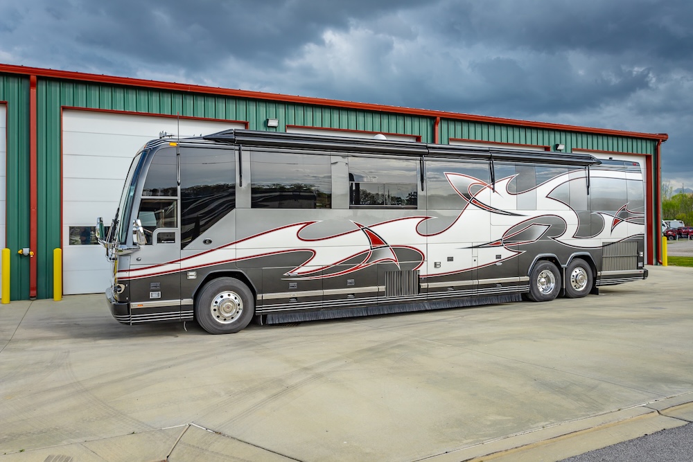 2007 Prevost Featherlite H3-45 For Sale