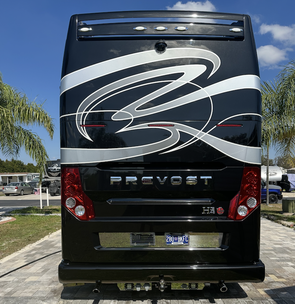 2007 Prevost Featherlite H3-45 For Sale
