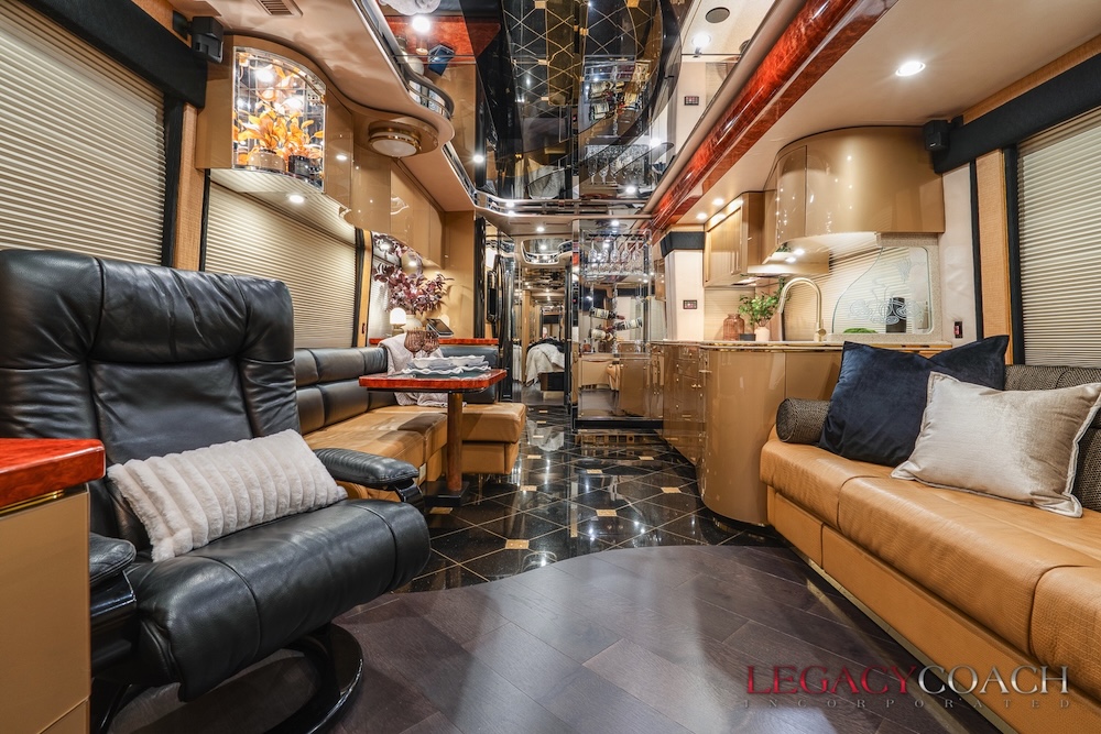 2007 Prevost Featherlite H3-45 For Sale