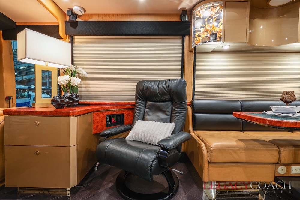 2007 Prevost Featherlite H3-45 For Sale