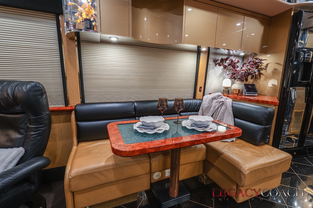 2007 Prevost Featherlite H3-45 For Sale