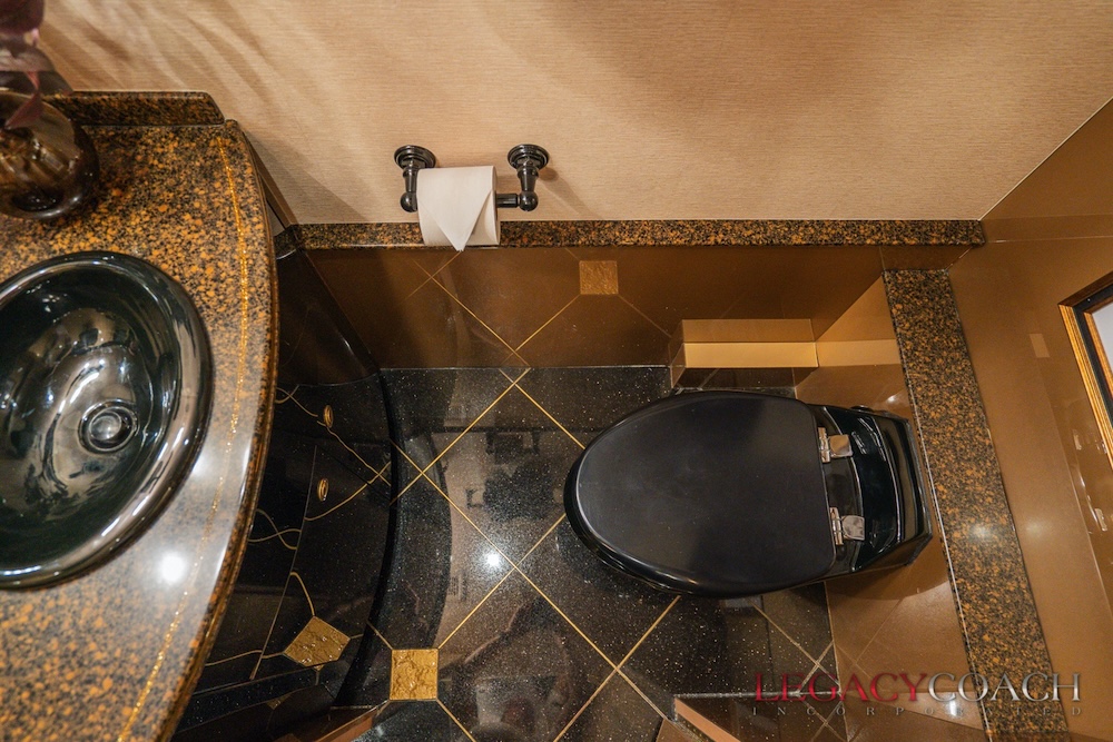 2007 Prevost Featherlite H3-45 For Sale