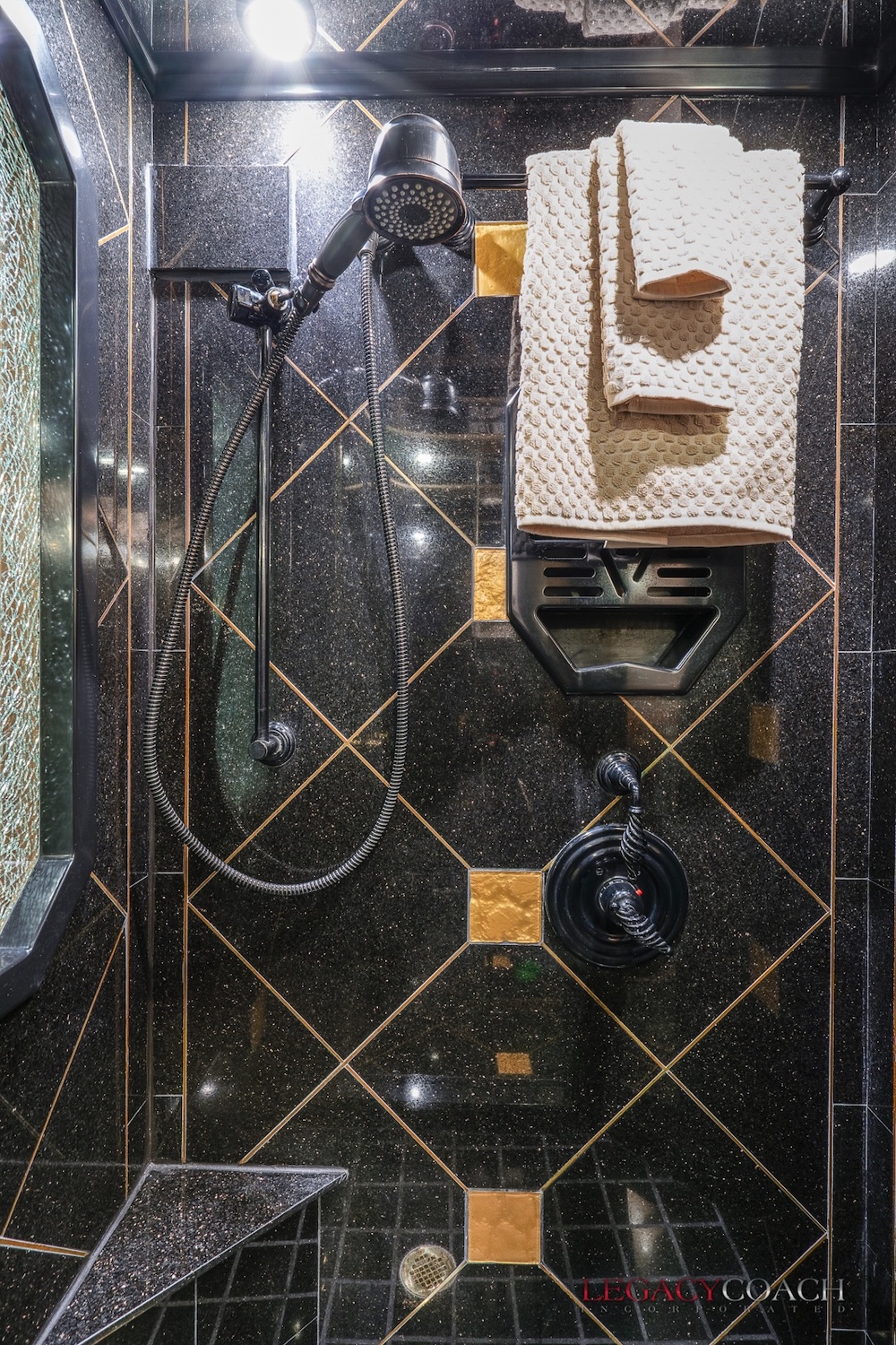 2007 Prevost Featherlite H3-45 For Sale