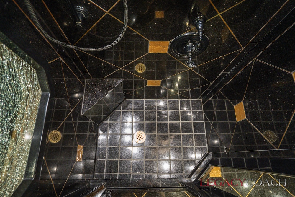 2007 Prevost Featherlite H3-45 For Sale