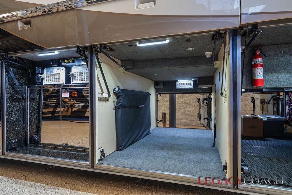 2007 Prevost Featherlite H3-45 For Sale