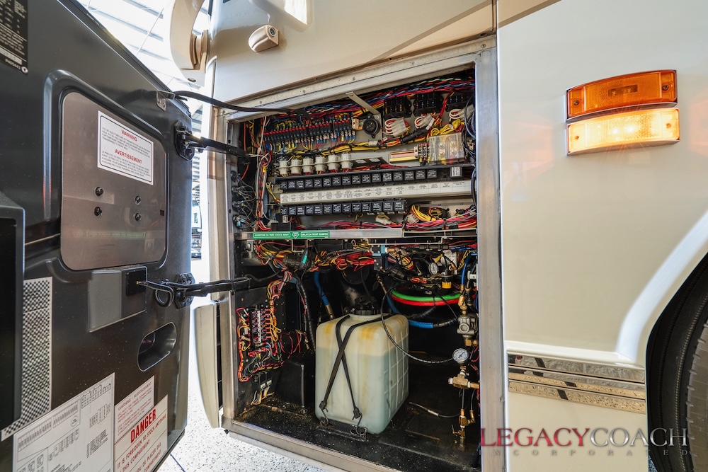 2007 Prevost Featherlite H3-45 For Sale