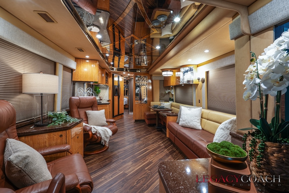 2007 Prevost Featherlite H3-45 For Sale