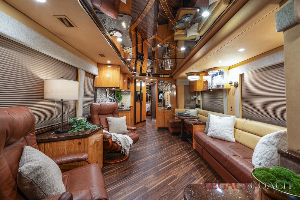 2007 Prevost Featherlite H3-45 For Sale