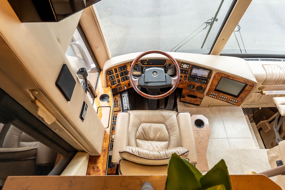 2007 Prevost Featherlite H3-45 For Sale