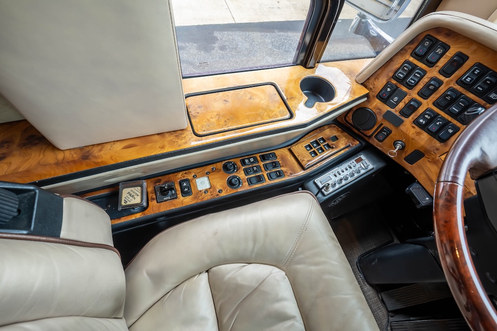 2007 Prevost Featherlite H3-45 For Sale