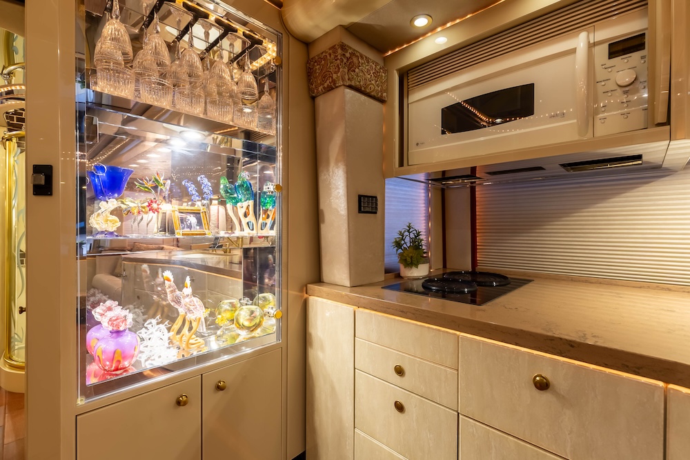 2007 Prevost Featherlite H3-45 For Sale