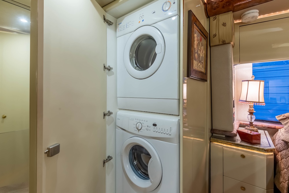 2007 Prevost Featherlite H3-45 For Sale