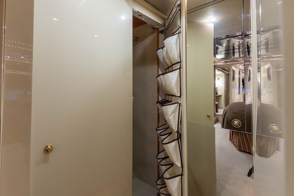 2007 Prevost Featherlite H3-45 For Sale